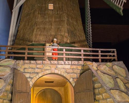 Kerststal in een windmolen (1990)