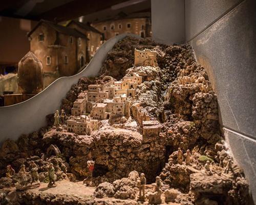 Crèche italienne à la fontaine (1989)